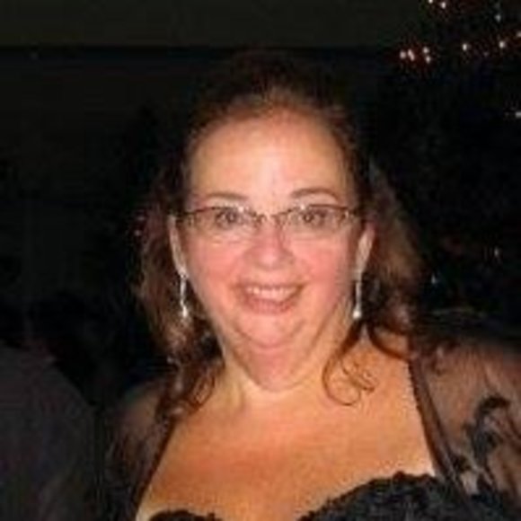 Meet your Posher, Sharon - Picture 1 of 1